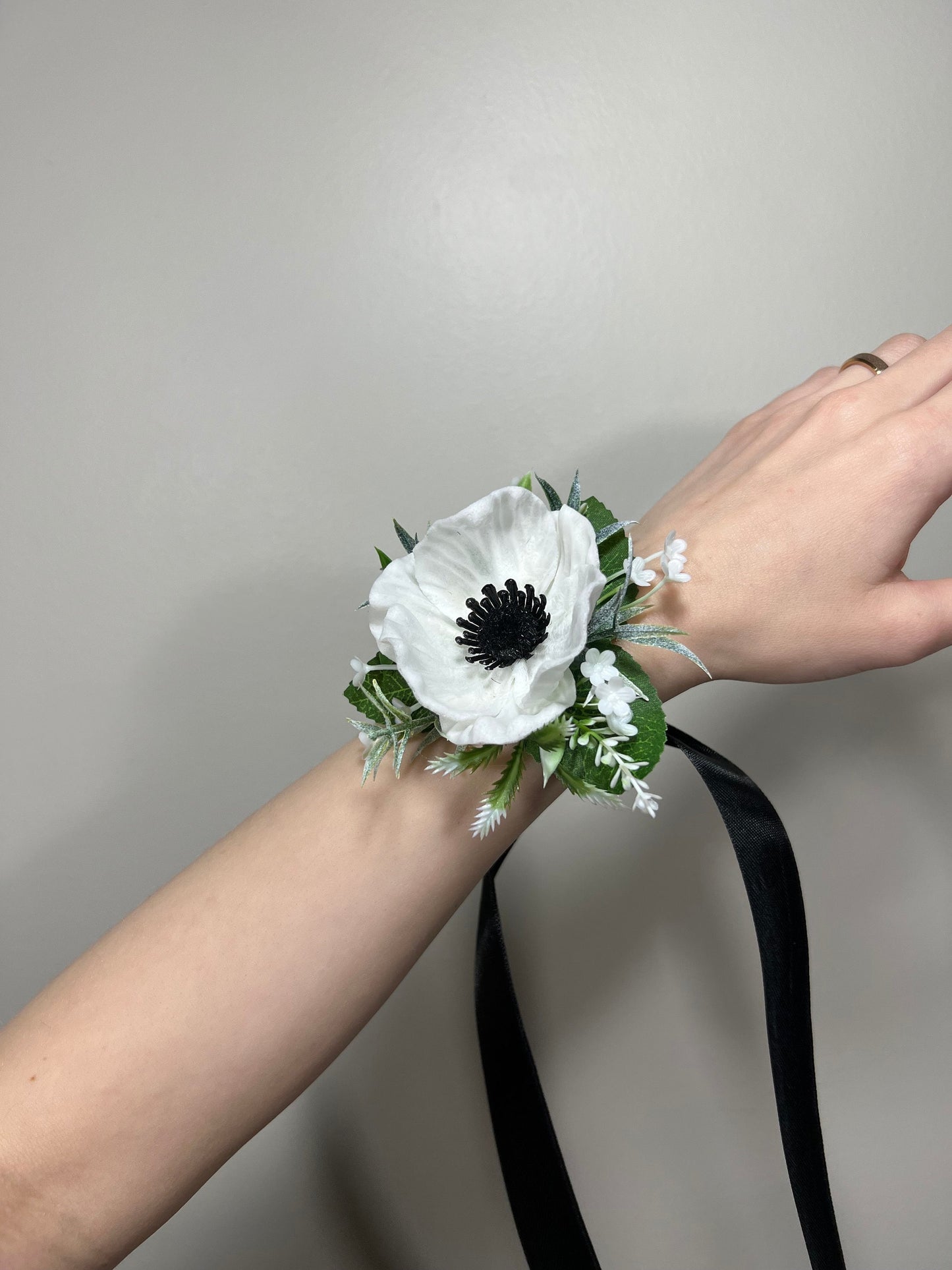 Anemone Corsage Wedding White Wrist Corsage Anemone Bridesmaids Corsage Ivory Mom Corsage Accessories Artificial Flowers White Anemone