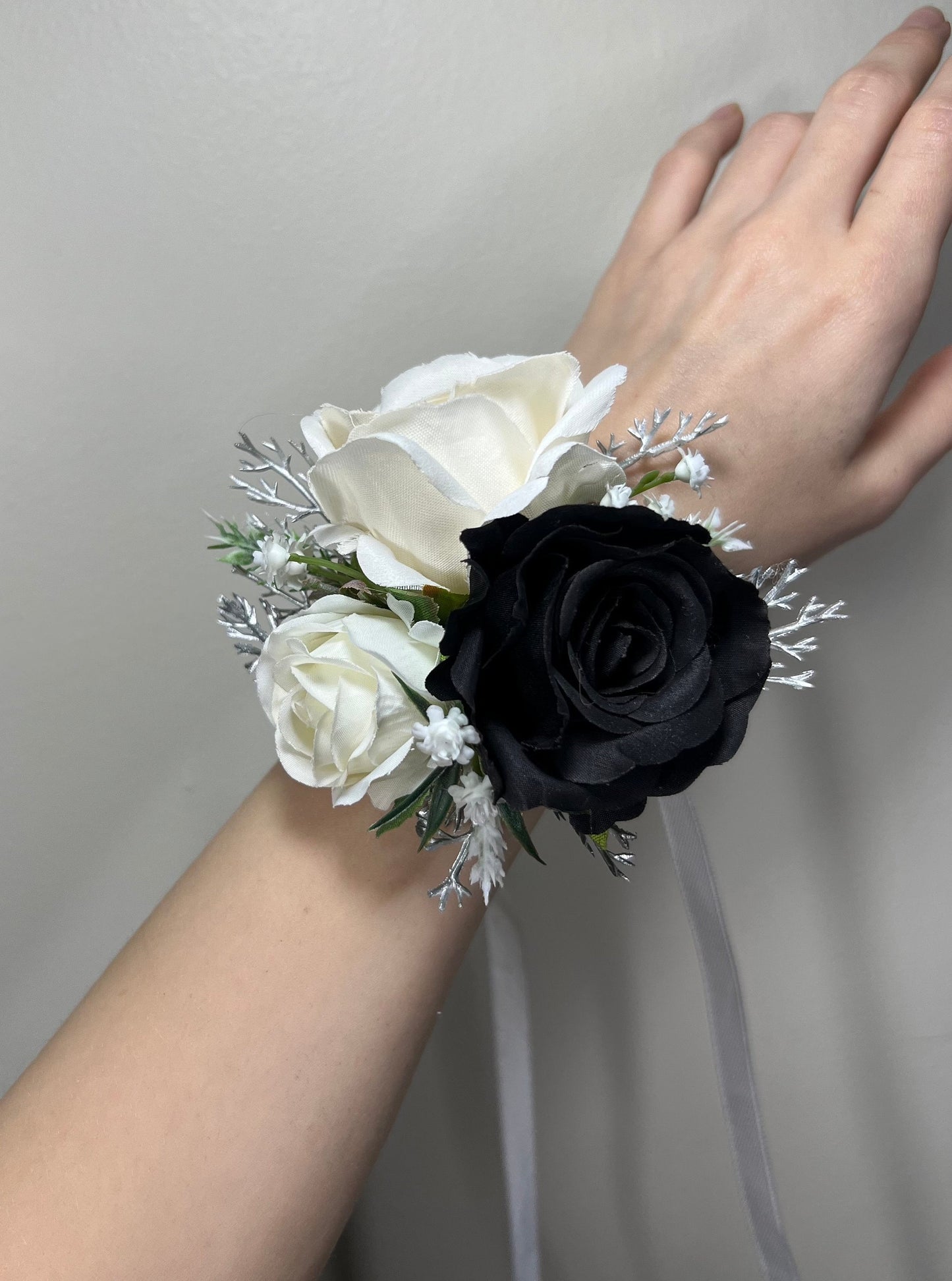 Wedding Black and White Corsage Ivory Corsage Wedding Wrist Corsage Bridesmaids Black Wedding Mom Corsage Accessories Artificial Flower